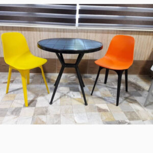 صندلی باغی و کافی شاپ
